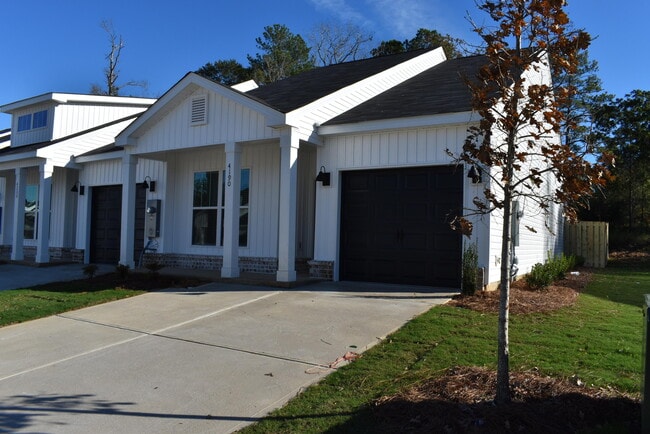 Primary Photo - 4190 Taylor Pond Rd