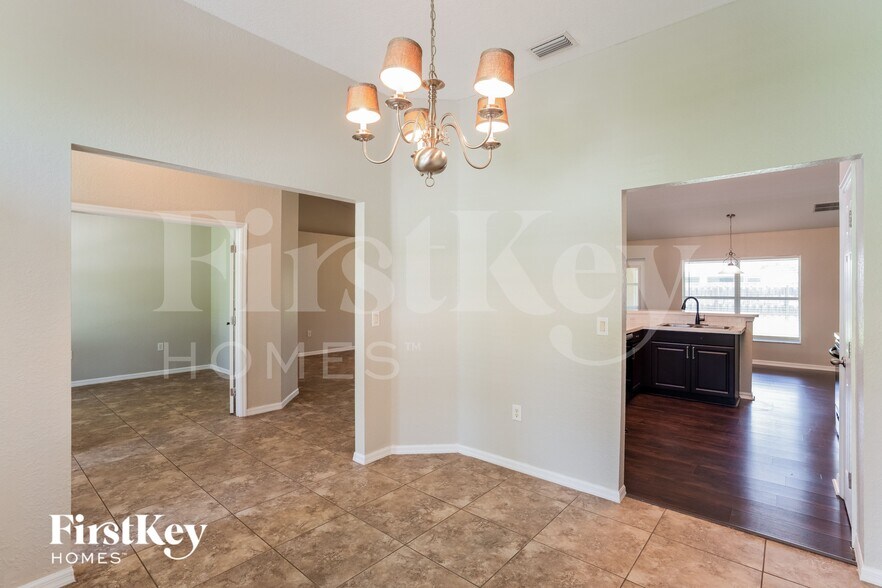 Building Photo - 3102 Lucaya Ave