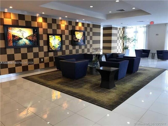 Building Photo - 1800 N Bayshore Dr