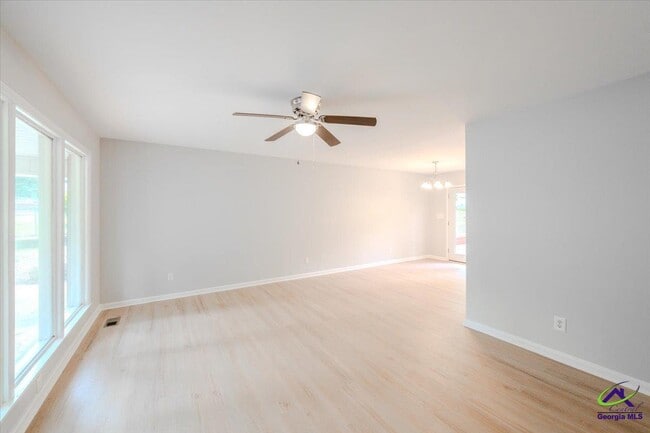Building Photo - 308 Juniper Rd