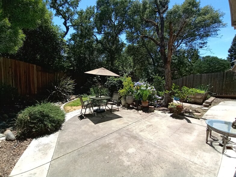 Entrance to Backyard - 4313 Kentwood Ln