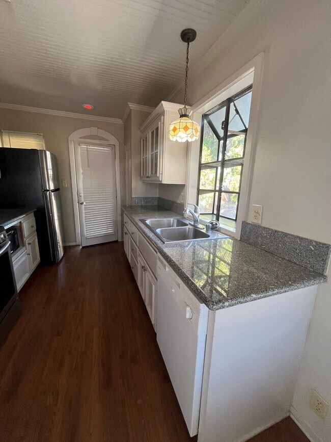 Building Photo - Single-Story 2-Bedroom Home in Calimesa!