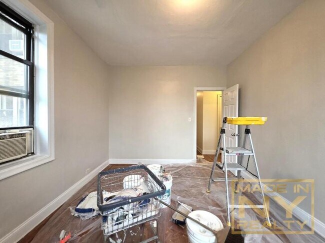 Building Photo - 1 bedroom in ASTORIA NY 11102