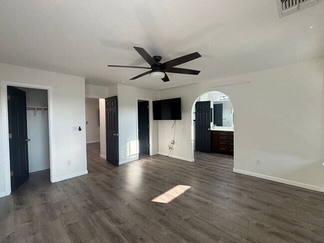 Building Photo - Beautiful 2-Story Home For Rent in Vacaville