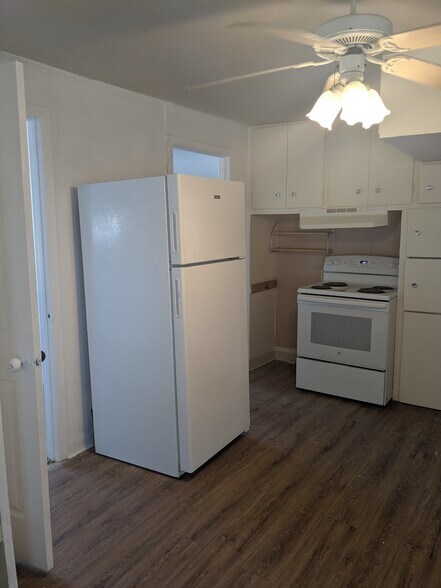 Building Photo - 3917 Altamont Dr