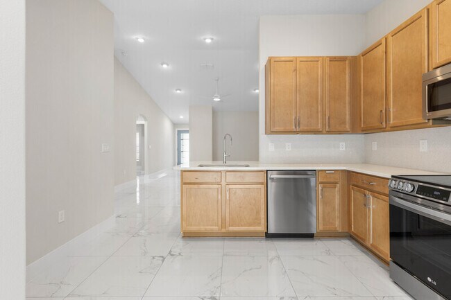 Building Photo - 12 Lloret Pl