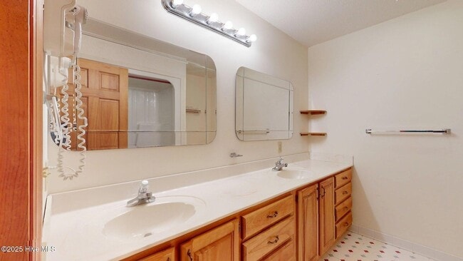 Building Photo - 1236 Rays Bridge Rd