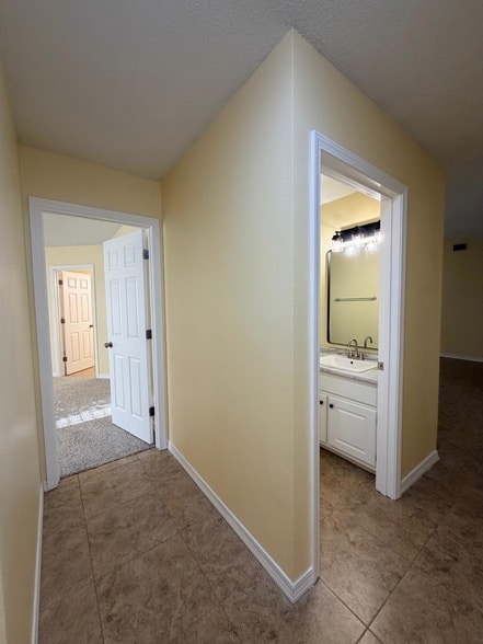 Building Photo - 6952 Cotton Boll Ln