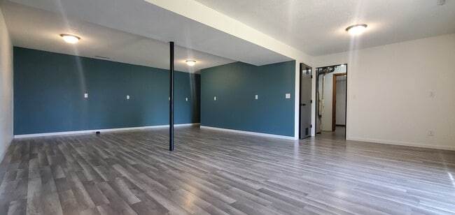 Building Photo - 3731 33rd Ave SW