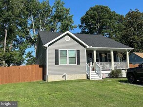 Building Photo - 119 Cedar Ln
