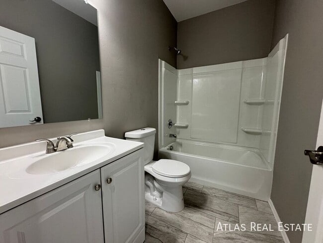 Building Photo - 1337 W El Caminito Pl