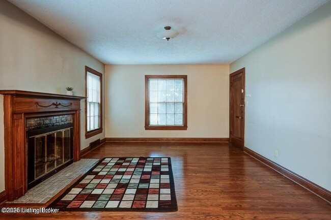 Building Photo - 210 Browns Ln