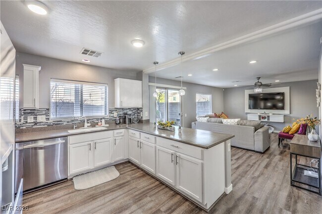 Building Photo - 9062 Mackanos Ave