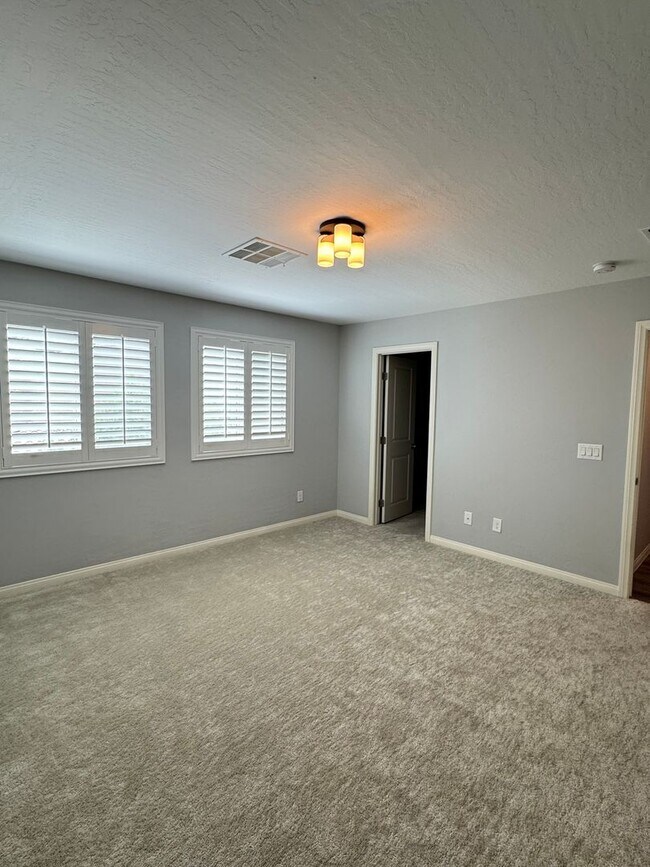 Building Photo - Beautiful Southwest Las Vegas Home in Gate...