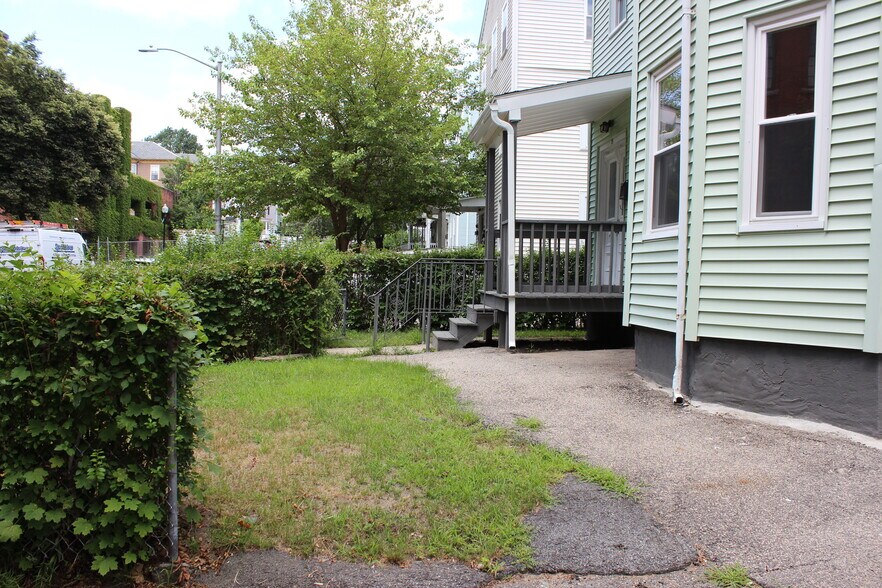 Front walkway - 25 Wyman St