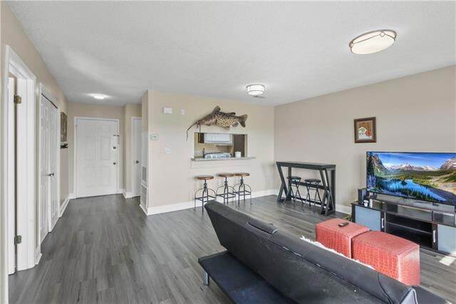 Building Photo - 4800 Pontchartrain Dr