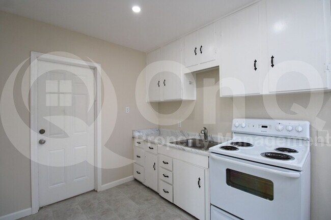 Building Photo - 1819 West Fairmount Avenue