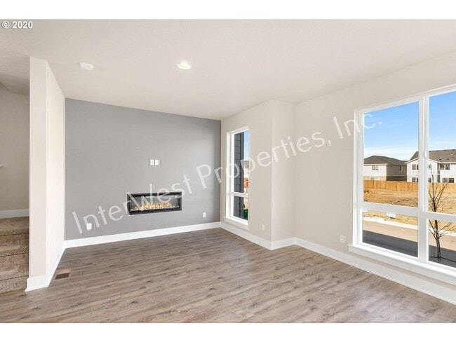 Building Photo - BEAUTIFUL NEWER CONSTRUCTION 4 BD HOME W/2...