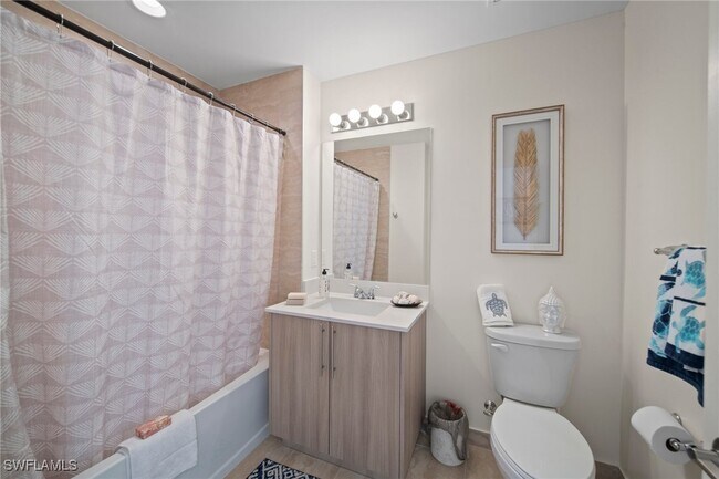 Building Photo - 15901 Pointe Cir