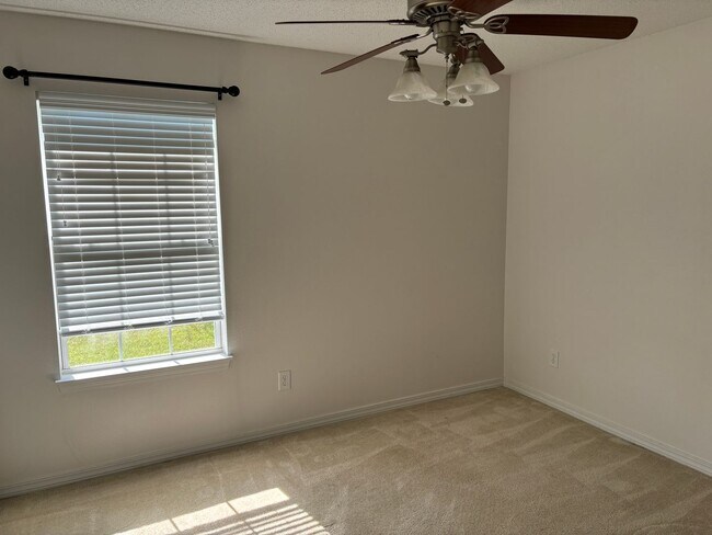 Building Photo - 3484 Cherry Ridge Rd