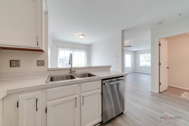 Building Photo - 1257 Orleans Dr