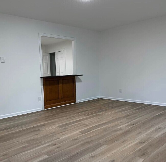 Building Photo - 2808 Seminole Trl