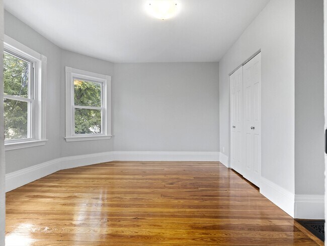 Building Photo - 39 Hancock St