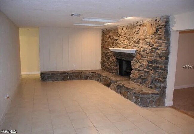 Building Photo - 1456 Ridgelane Cir S
