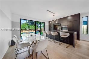 Building Photo - 3 br, 2.5 bath Townhome - BAY VISTA