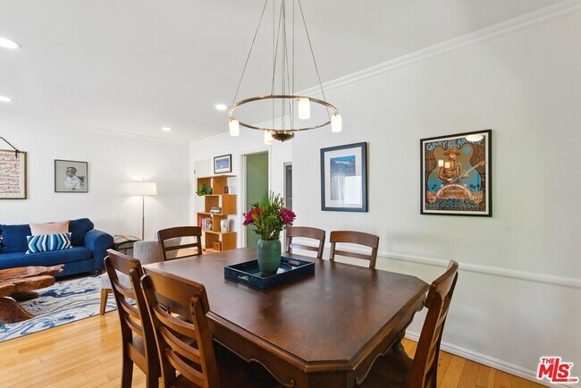 Building Photo - 1929 Tamarind Ave