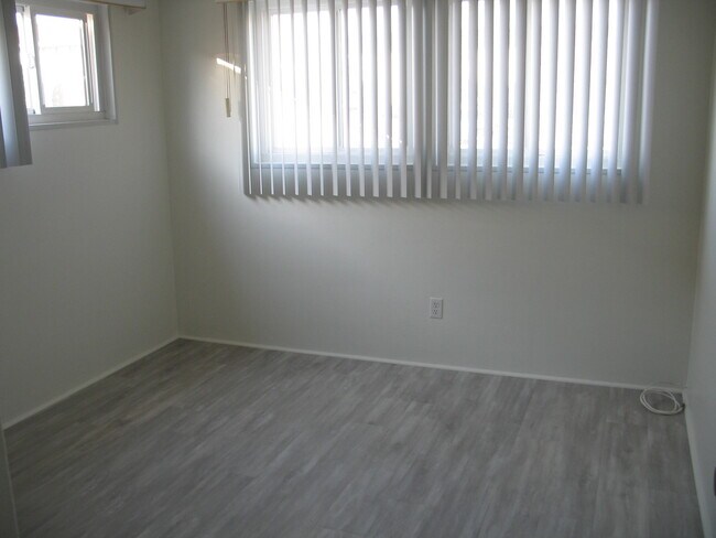 Building Photo - 1401 W Balboa Blvd