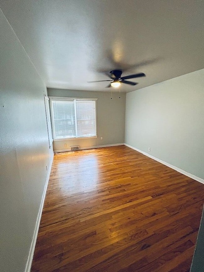Building Photo - Quaint 3 bedroom in the Wilshire Addition ...