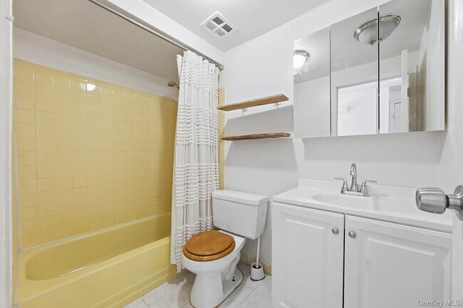 Building Photo - 13-27 Bell Blvd