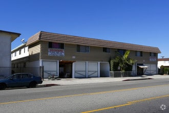 Building Photo - Wilmington Villas