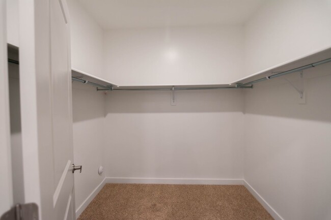 Building Photo - Charming Bedford Condo in Vista View: Incl...