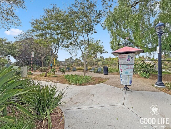 Building Photo - Inviting 1B/1.5BA Condo with Balcony in Cortez Hill