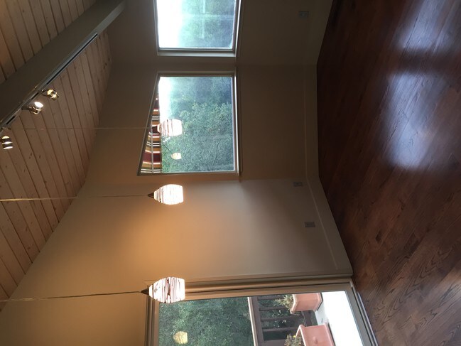 Building Photo - 17389 Gehricke Rd