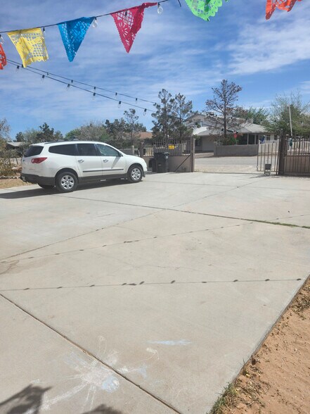 Building Photo - 3825 Roger Joseph Dr