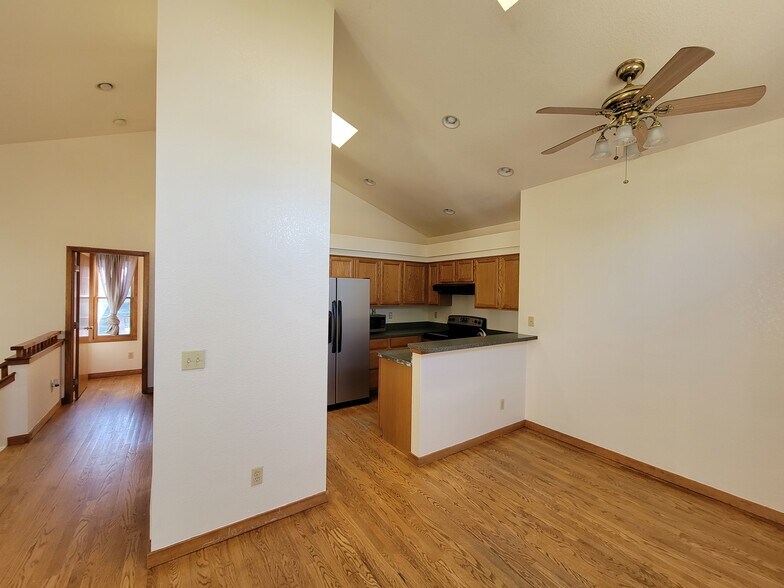Building Photo - 4234 Flanders St