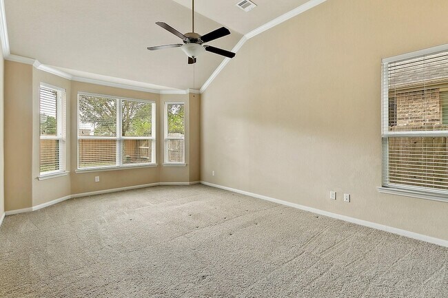 Building Photo - 26315 Cedar Pine Dr