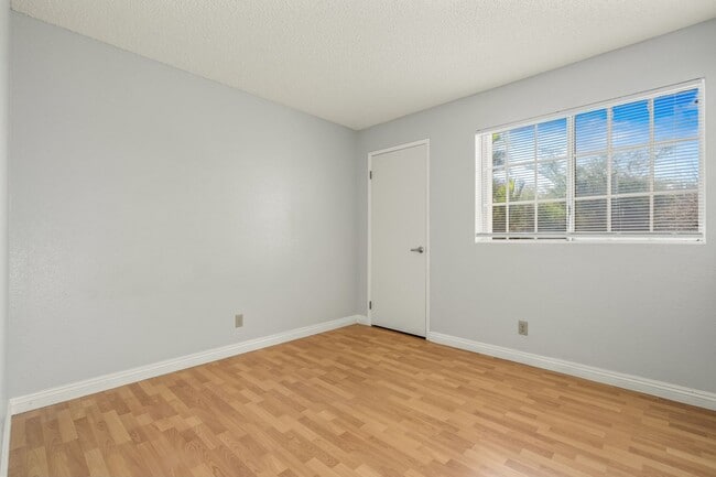 Building Photo - Remodeled 2 Bed / 1.5 Bath at Kihei Villag...