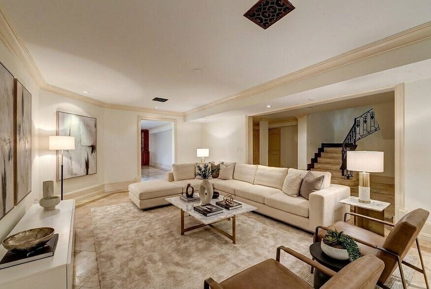 Building Photo - 209 S Anita Ave