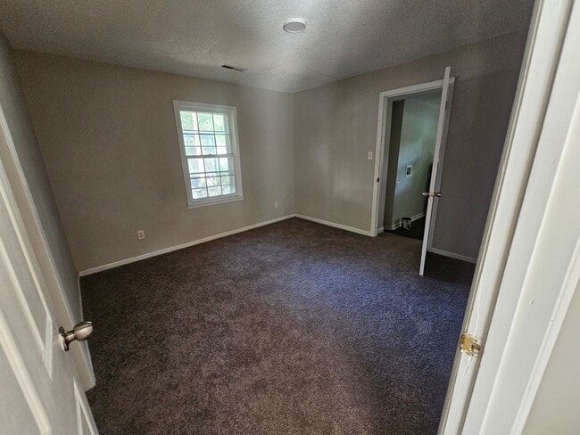 Building Photo - Move-In Ready 4BR Home in Rapidly Growing ...