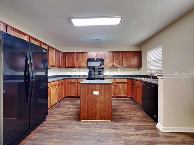 Building Photo - 3026 Crusades St