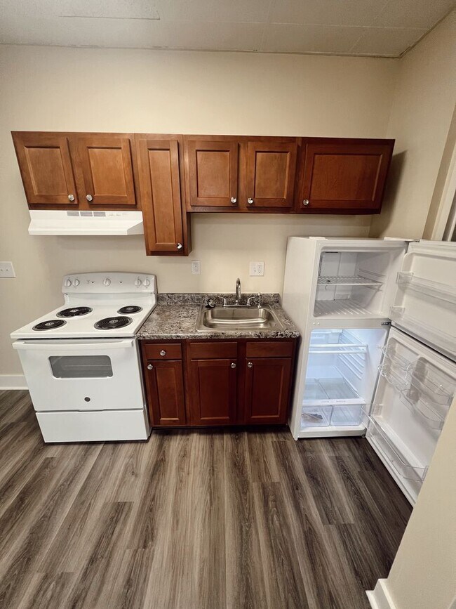 Building Photo - Franklin Park Apartments