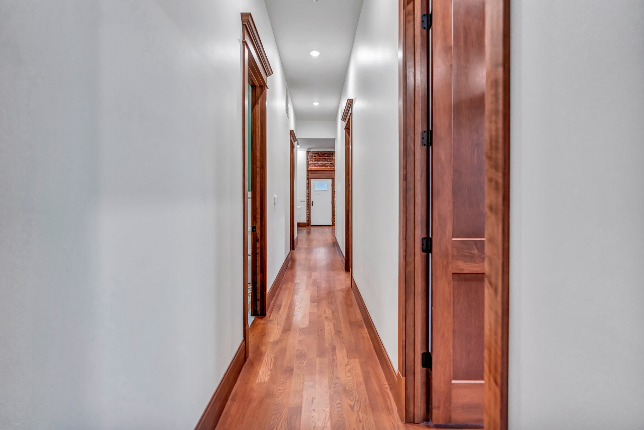 Building Photo - 316 4th St S