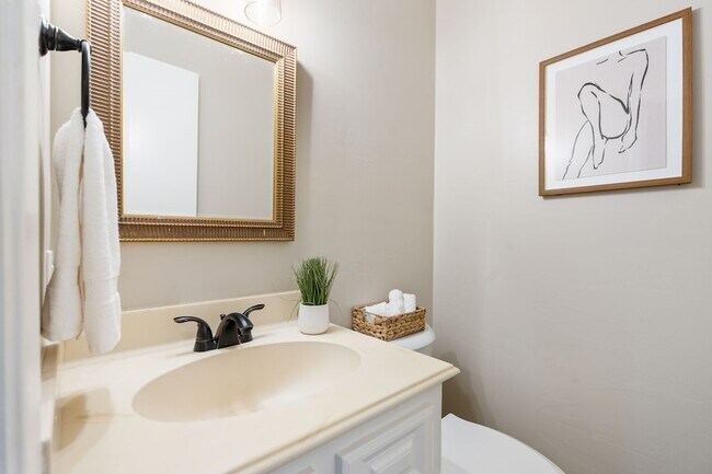 Building Photo - 1936 Foxtail Pl