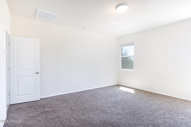 Building Photo - 1075 W Avalon Canyon Dr