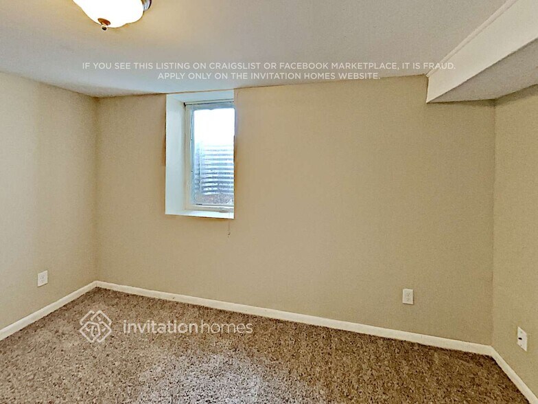 Building Photo - 3612 Commodore Dr