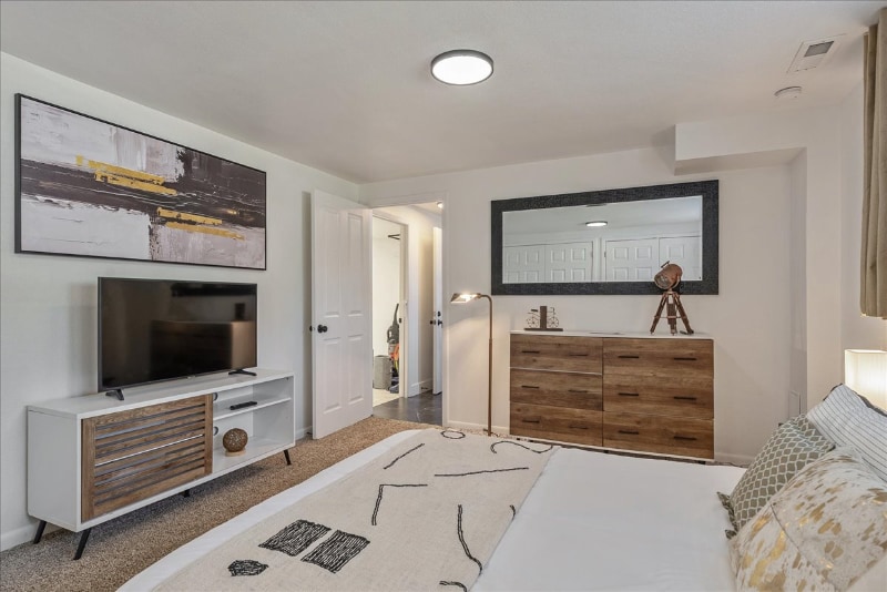 Building Photo - 832 N Morton Dr